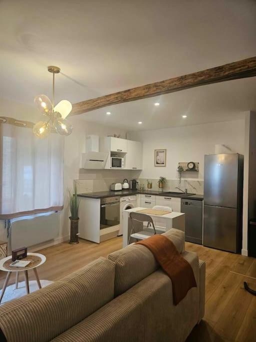 "La Tour", Logement Cosy, Au Calme Vertrieu Dış mekan fotoğraf